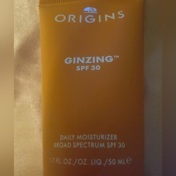 NIB Origins Ginzing SPF 30 Daily Moisturizer - Picture 5 of 5